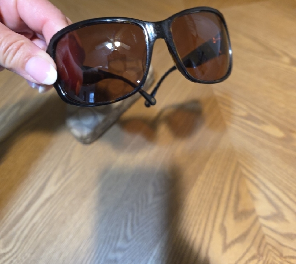 Coach Women's Black Frame Sunglasses with Brown Gradient Lenses - Picture 6 of 7